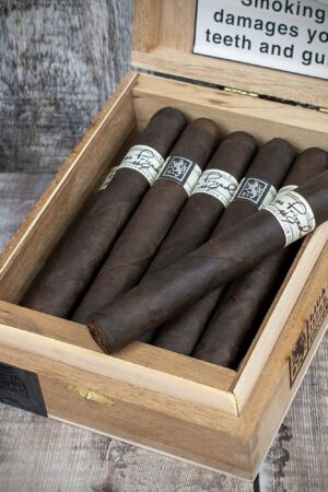 Drew Estate Liga Privada No 9 Toro Especial Cigars – Box of 12