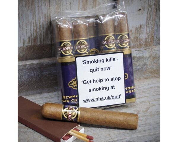 jc-newman-quorum-classic-robusto-box-min-1.jpg Quorum Robusto Classic Cigars – Pack of 10