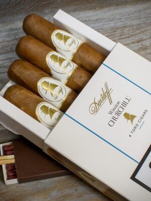 Davidoff Winston Churchill (Commander) Toro Cigars – Pack of 4